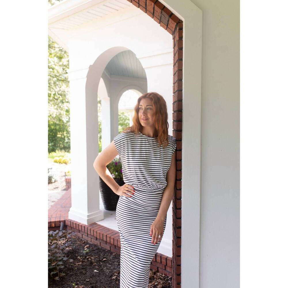 NEW GILLI monochrome magic stripe skirt and top set in black/ white